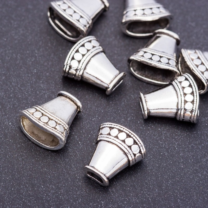 Endkappe für Perlen, Maße 16×16×8 mm, Lochöffnung 4×5 mm, Verpackung 20 g ± 8 Stück