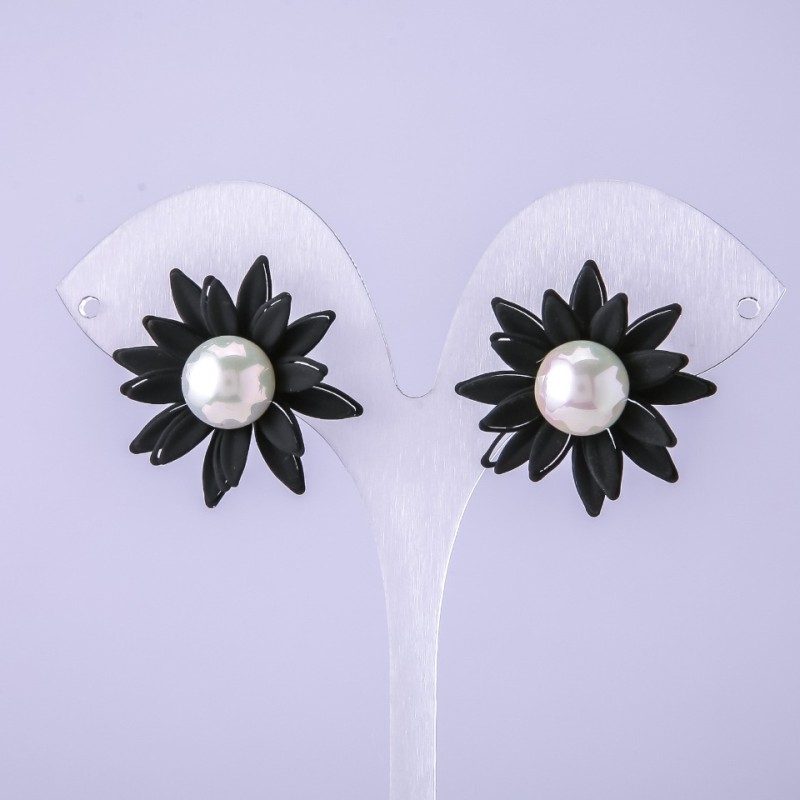 Ohrstecker 'Schwarze Blume', Durchmesser 28 mm