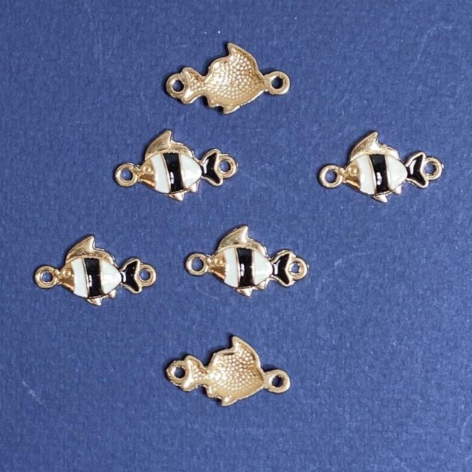 Verbindungsstück Fischform, schwarze Emaille, 22×13 mm, 6 Stück, Gelbmetall
