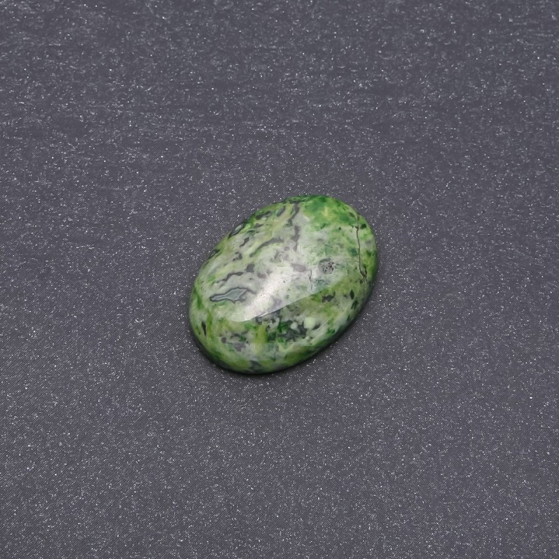 Cabochon aus grünem Jaspis (synthetisch) 25×18 mm
