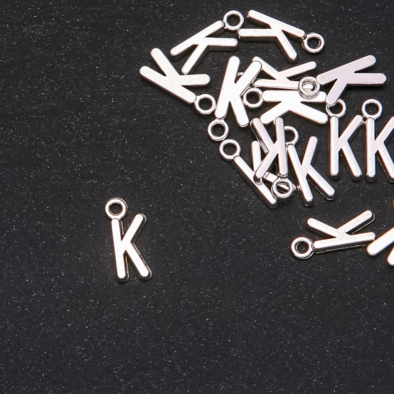 Zubehör Anhänger Buchstabe 'K' 17×7 mm Verpackung 20 g (+ ca. 25 Stück)