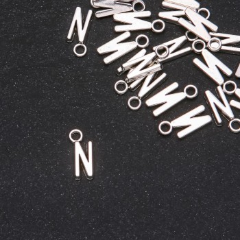 Anhänger Buchstabe 'N' 17×7 mm, Verpackung 20 g (+/- 25 Stück)