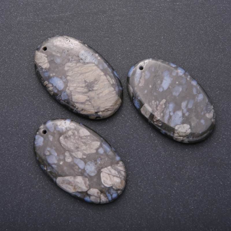Anhänger aus Naturjaspis, oval 55×35 mm