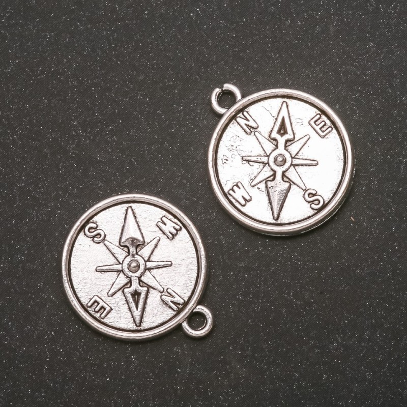 Anhänger Kompass aus grauem Metall, 20×23 mm, Lochdurchmesser ca. 4 mm, Facettierung 4 mm, 20 g ± 7 Stück