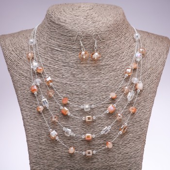 Set aus Ohrringen und Halskette 'Auf den Saiten der Seele' Würfelperlen Champagnerfarbton, Durchmesser 5–8 mm, Länge 45–50 cm