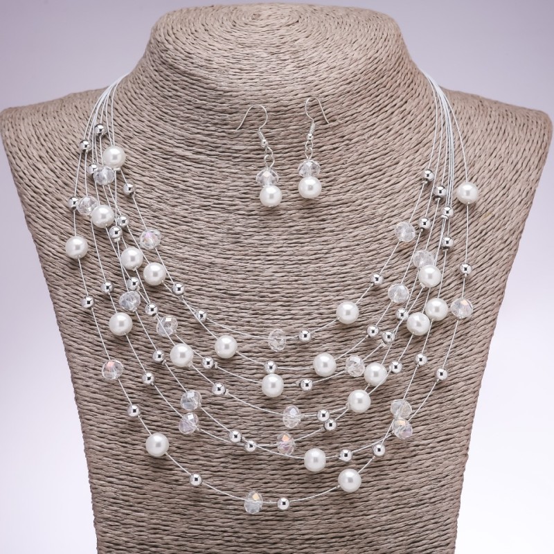 Set aus Ohrringen und Halskette „Auf den Saiten der Seele“ — weiße Glasperlen, Durchmesser 5–8 mm, Länge 45–50 cm