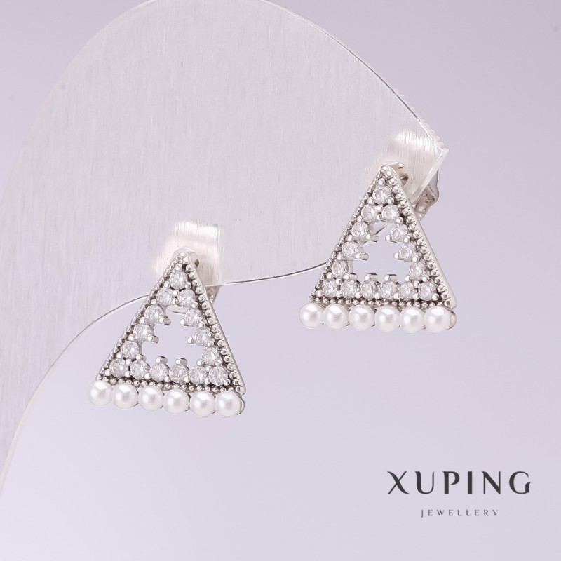 Ohrringe Xuping – Dreiecke mit weißen Mallorca-Perlen, 13 × 13 mm, Rhodiumbeschichtung