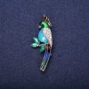 Sale! Papageienbrosche mit Emaille und Strasssteinen, Farbe Blau, Türkis, Grün und Weiß, 50×20 mm, silbernes Metall