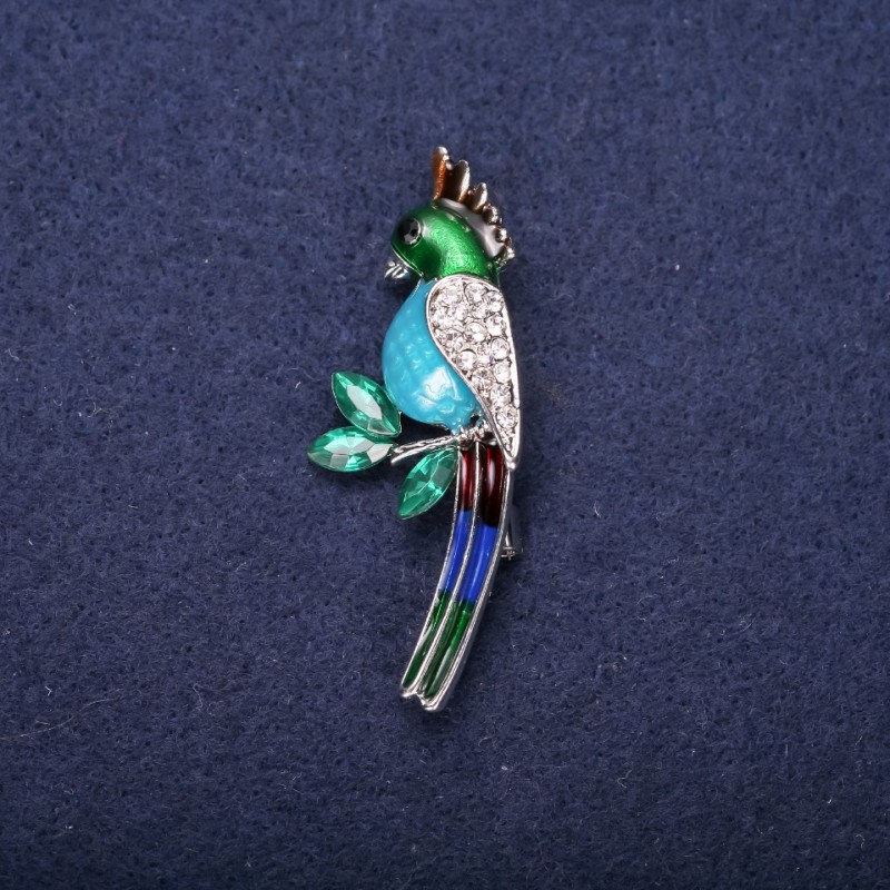 Sale! Papageienbrosche mit Emaille und Strasssteinen, Farbe Blau, Türkis, Grün und Weiß, 50×20 mm, silbernes Metall