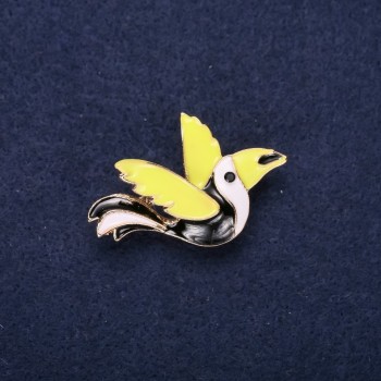 Ausverkauf! Brosche Vogel Emaille – Schwarz, Weiß, Grün, 24×37 mm, goldfarbenes Metall