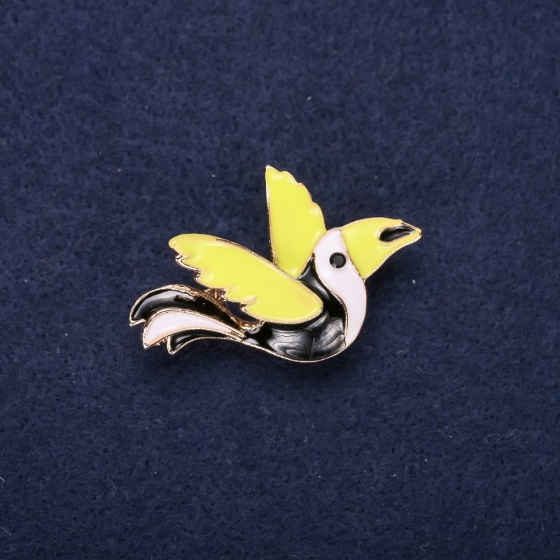 Ausverkauf! Brosche Vogel Emaille – Schwarz, Weiß, Grün, 24×37 mm, goldfarbenes Metall