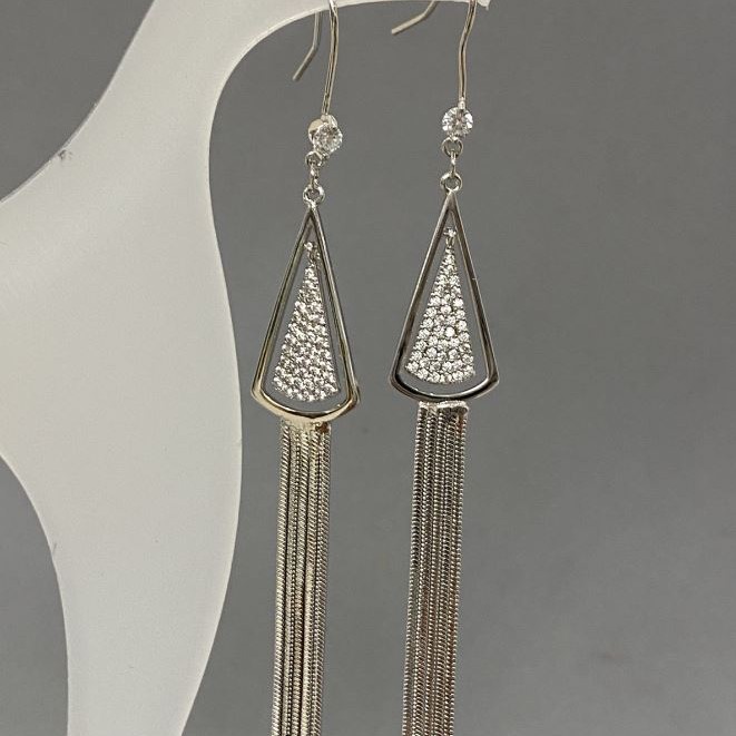 Ohrringe Pinsel 73 × 11 mm, silberfarbenes Metall