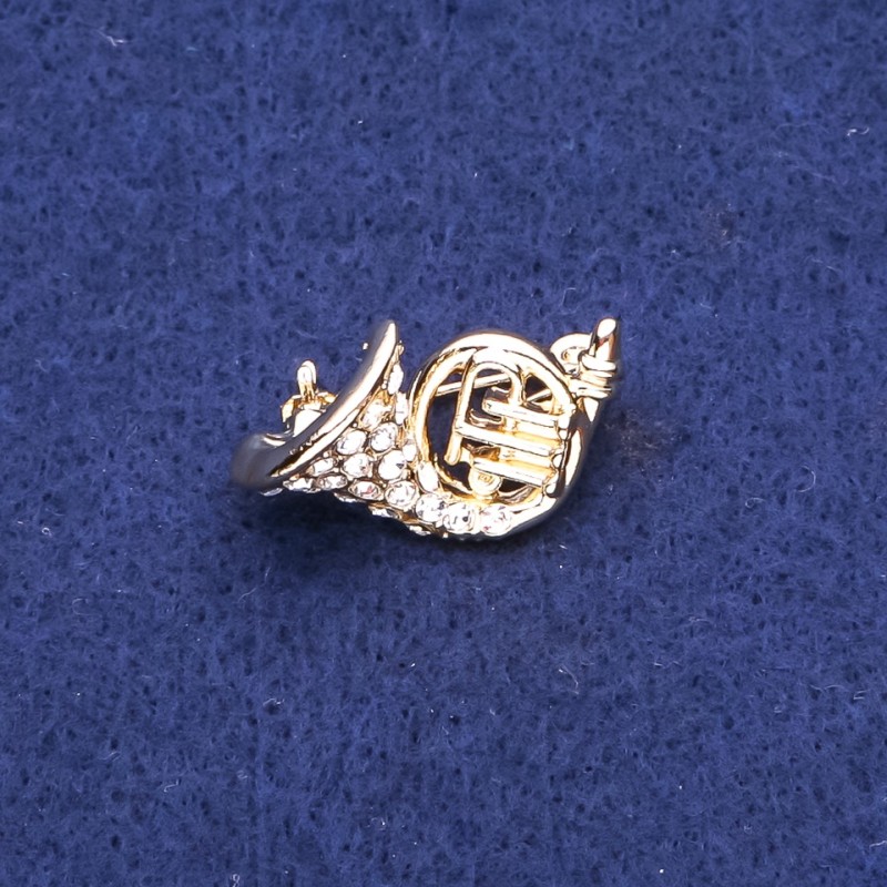 Brosche Waldhorn mit Strasssteinen aus goldfarbenem Metall – 16×27 mm