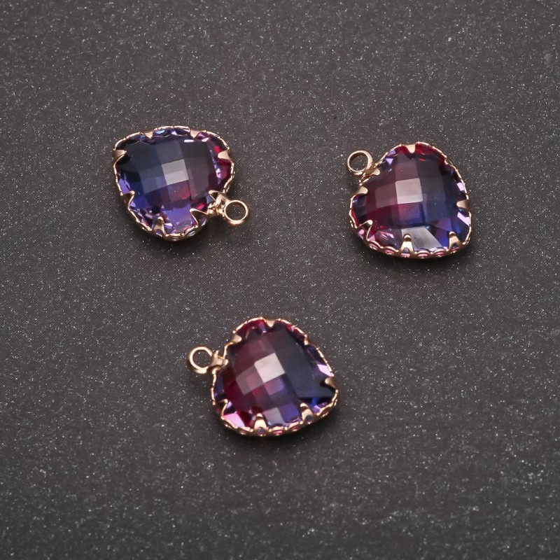 Anhänger „Herz“ in Himbeerblau, goldfarbene Fassung, 12 × 15 mm