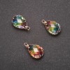 Tropfenanhänger, Regenbogenfarben, goldfarbene Fassung 10 × 17 mm