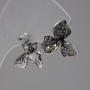 Ohrstecker Dreiblatt, dunkle Strasssteine, rhodiniertes Metall, 20 mm