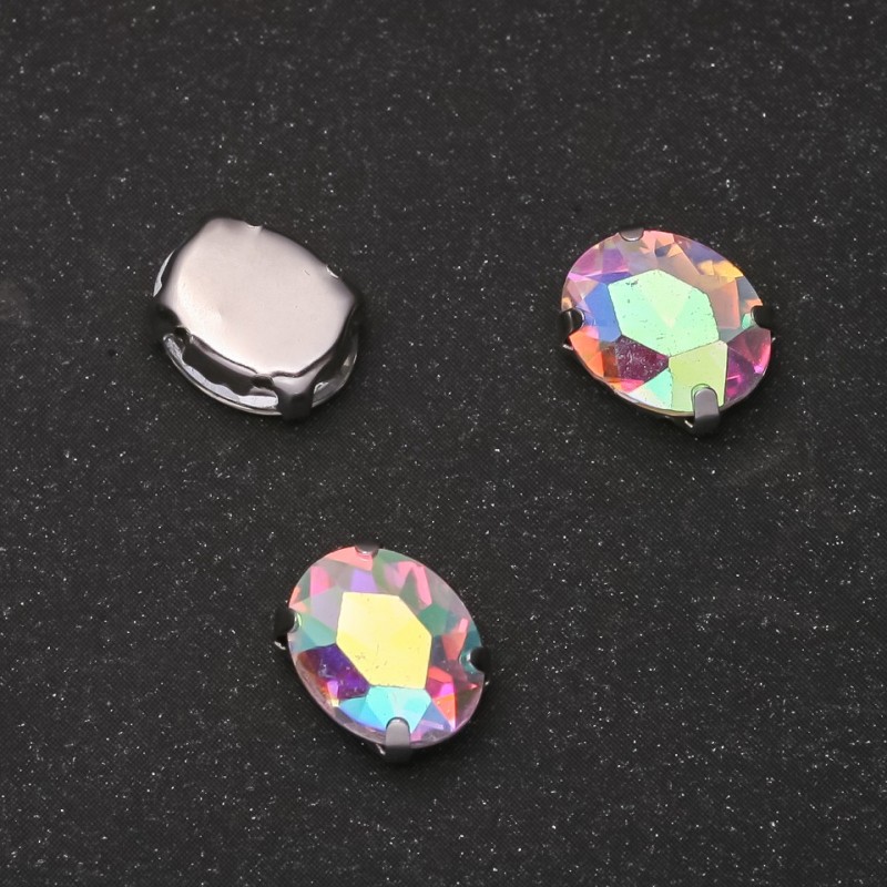 Regenbogenfarbener ovaler aufgenähter Kristall in Kappe 10×12 mm