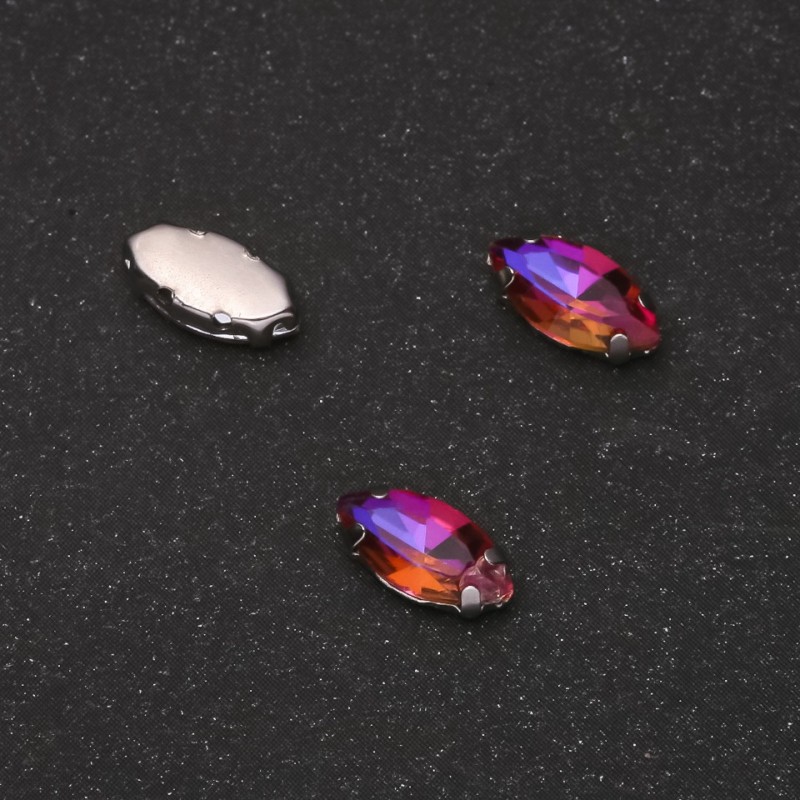 Preis pro Packung / 10 Stück – Aufgenähter Kristall in Krappenfassung Oval 5×10 mm