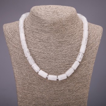 Halskette aus Naturkristall, facettierter Kristall, Maße 10 × 15 mm, Länge 48 cm