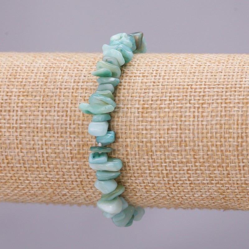 Armband aus gefärbtem Perlmutt auf Elastikband, kleine Stücke 7(±)mm, Länge 18 cm