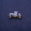 Brosche Auto blau-schwarz Emaille mit Strasssteinen, goldfarbenes Metall 17×29 mm