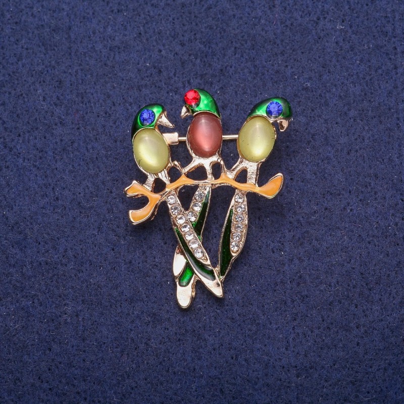 Ausverkauf! Papageienbrosche mit Katzenaugen-Cabochon, goldfarbenes Metall 30×39 mm