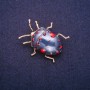 Ausverkauf! Käferbrosche mit Emaille, goldfarbenes Metall 31×35 mm