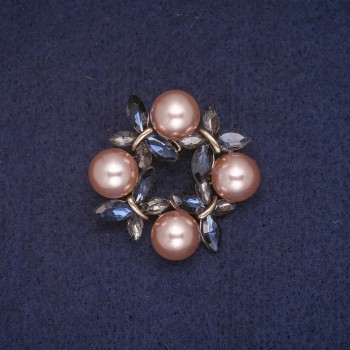 Ausverkauf! Brosche Kranz aus Perlen, blaue und graue Kristalle, Metallfarbe Gold 34×35 mm