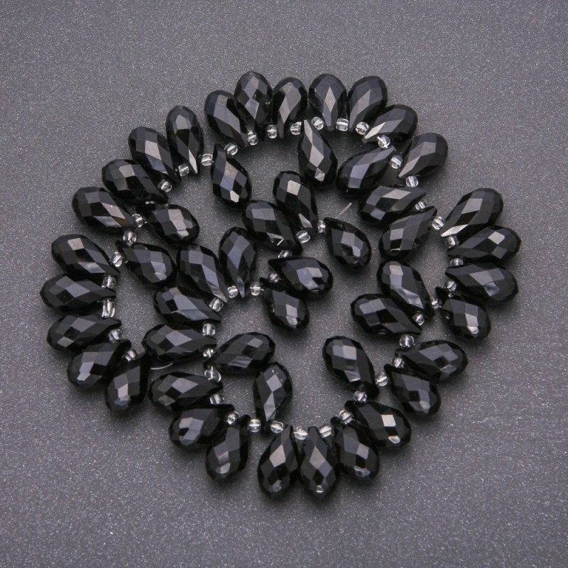 Perlen aus tschechischem Kristall in Schmetterlingsform, auf Faden, Durchmesser ca. 10 x 18 mm, Länge 33 cm