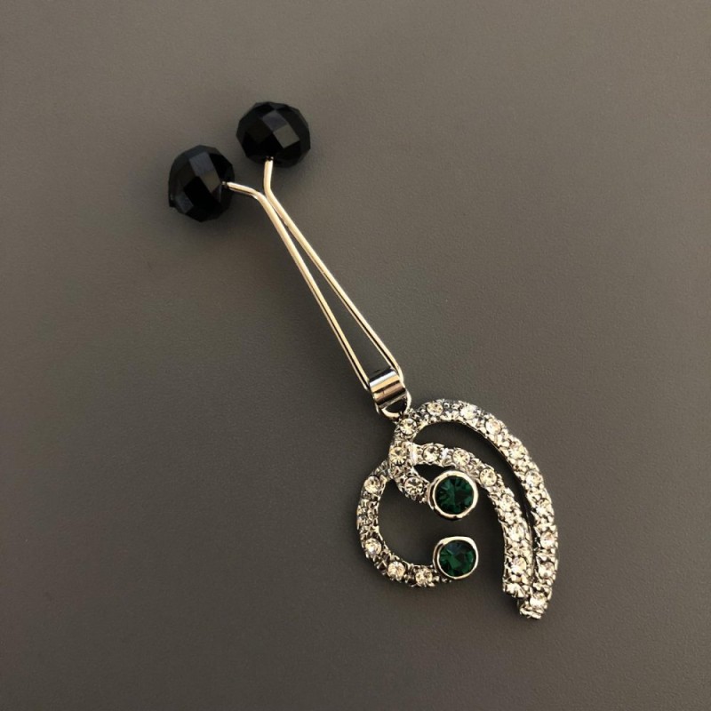 Silberfarbene Clip-Brosche mit Anhänger für Schals, ±6 cm