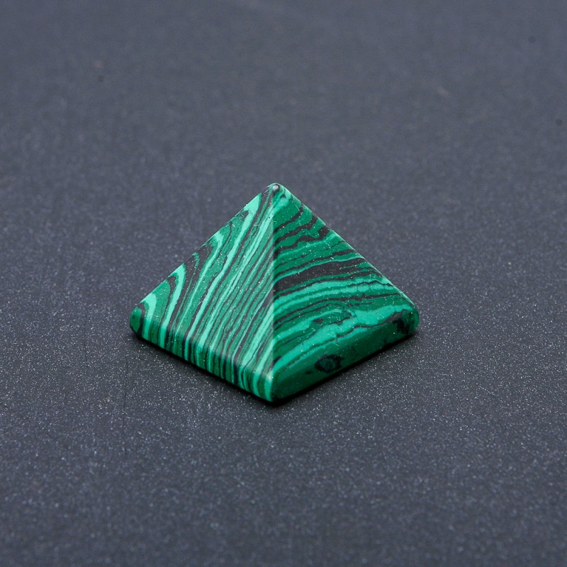 Malachit-Souvenir-Pyramide (gepresst), Höhe ca. 24 mm, Länge ca. 29 mm