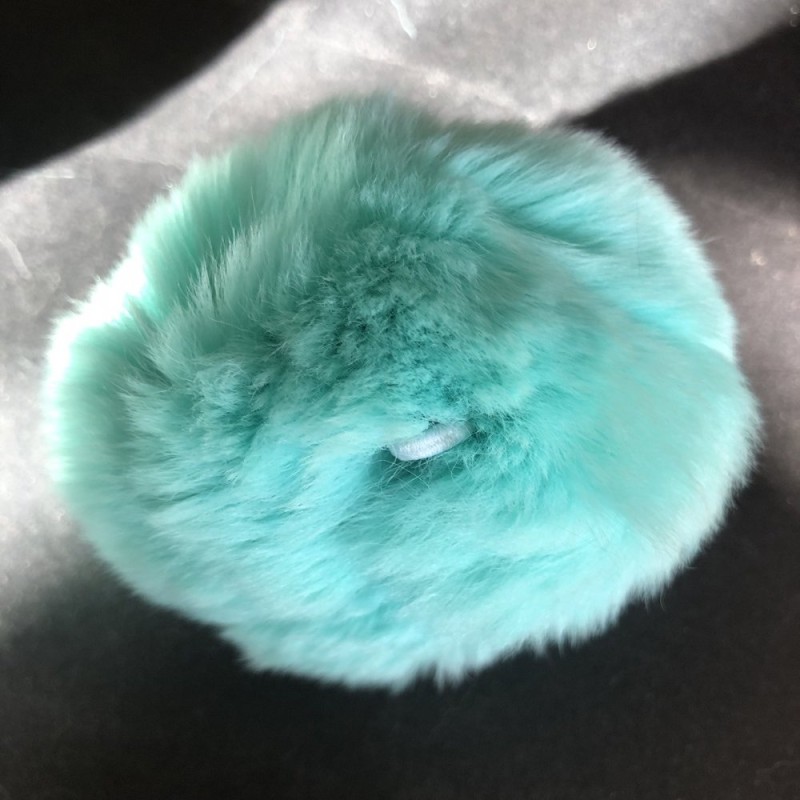 Schlüsselanhänger-Pompon aus Naturfell, türkis