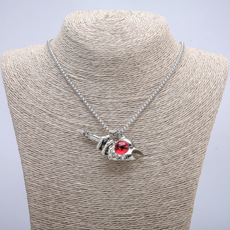 Anhänger 'Hand-Kerze Drachenauge' 60 × 30 mm an einer Kette, Länge 70 cm, silberfarbenes Metall