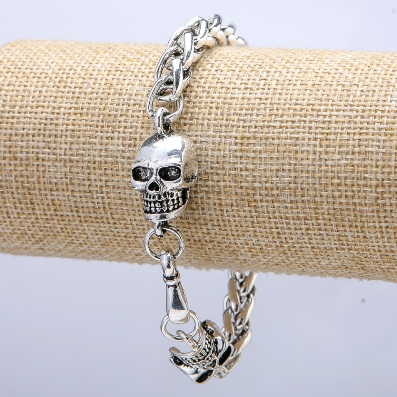 Kettenarmband «Schädel» aus silberfarbenem Metall, 14 × 30 mm, Dicke 8 mm, Länge 20 cm +