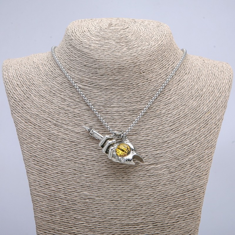 Anhänger 'Hand-Kerze Drachenauge' 60 × 30 mm an Kette, Länge ca. 70 cm, silberfarbenes Metall