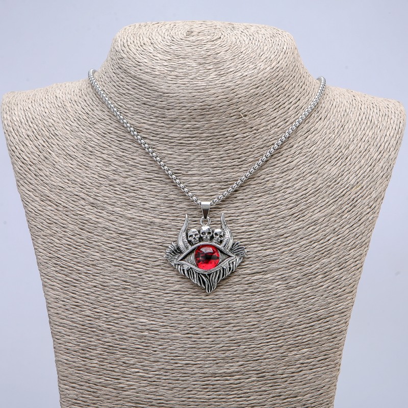Anhänger 'Dämonenauge' 45×40 mm an Kette, Länge ca. 70 cm – silberfarbenes Metall