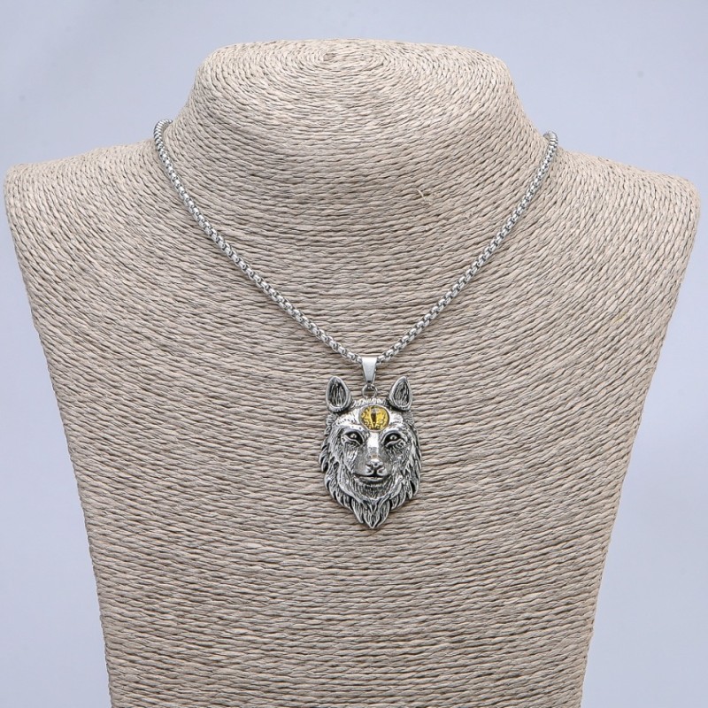 Schutzamulett-Wolfanhänger mit gelbem Auge, 29 × 47 mm, Kette 65 cm, Metallfarbe Silber
