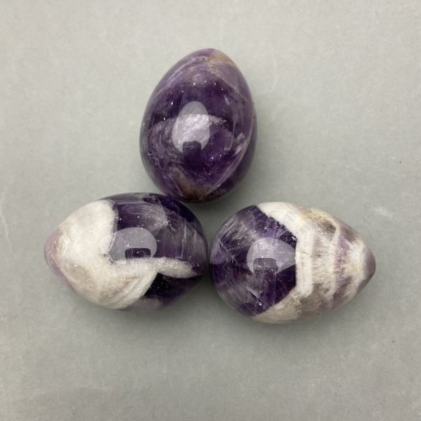 Dekoratives Ei aus Amethyst, Durchmesser 40 × 30 mm+