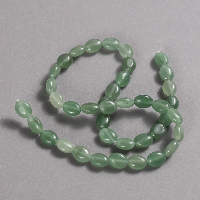 Jade-Perlen auf der Schnur, glatte ovale Perlen, Durchmesser ca. 10 × 8 mm, Länge ca. 39 cm