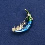 Ausverkauf! Mond-Brosche aus goldfarbenem Metall, Emaille und Strasssteinen 37×28 mm +