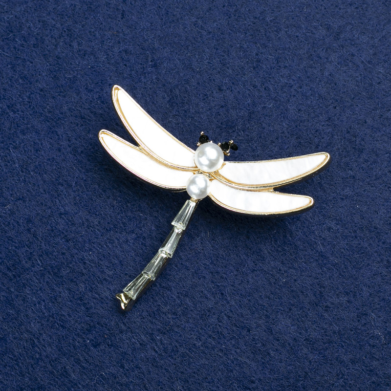 Ausverkauf! Brosche 'Schmetterling' aus goldfarbenem Metall, Perlmutt, Kristallen und Perlen 42×45 mm +