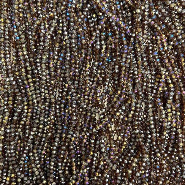 Perlen aus tschechischem Kristall auf Faden braun mit Benzin-Finish, facettierte Rondellen, Durchmesser ca. 3,5×3 mm, Länge ca. 32 cm +