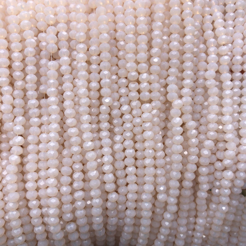 Pfirsichfarbene matte Perlen aus tschechischem Kristall auf Schnur, facettierte Rondelle, Durchmesser ca. 3 × 2,5 mm, Länge 36–38 cm