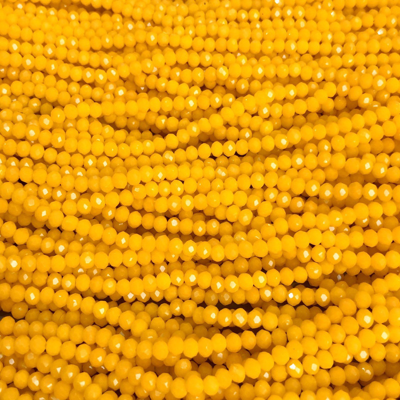 Perlen aus tschechischem Kristall – Maisgelb matt, facettierte Rondellen, Durchmesser 3,5×3 mm, auf Schnur