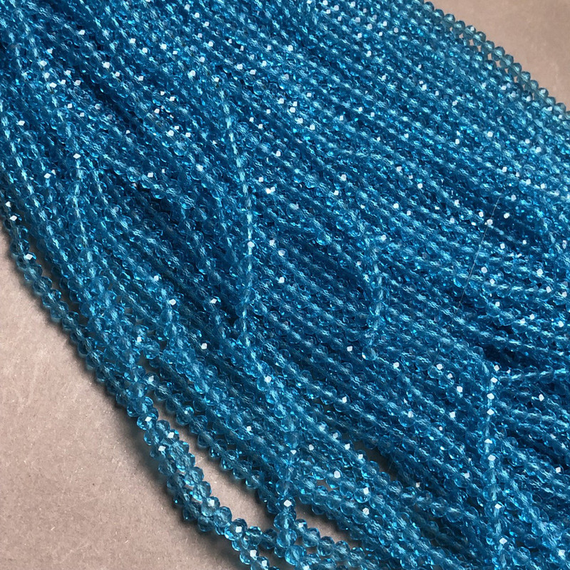Perlen aus tschechischem Kristall auf Schnur, blau-grüne transparente facettierte Rondellen, Durchmesser 3,5 × 3 mm, Länge 36–38 cm ±
