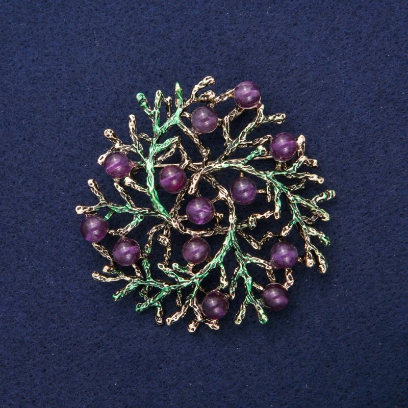 Brosche-Anhänger „Ästchen“ mit natürlichem Amethyst, grünem Emaille und goldenem Metall, 60 mm
