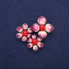 Brosche-Anhänger Blumen mit Koralle und burgunderfarbener Emaille, goldfarbiges Metall 36×46 mm