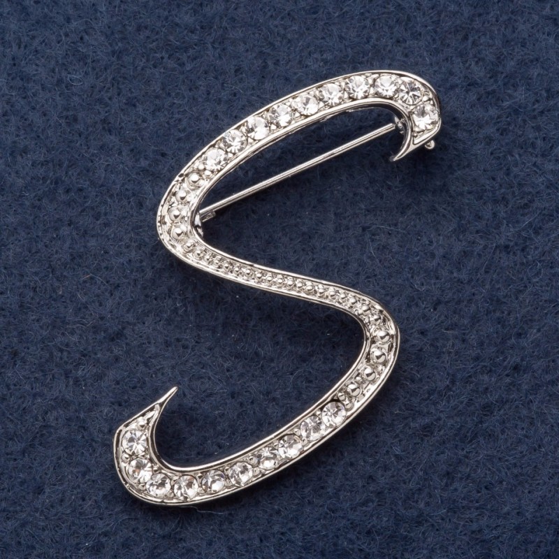 Brosche Serie 'Initial S' 3×3 cm graues Metall, Strasssteine