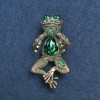 Froschbrosche aus goldfarbenem Metall, grüne und petrolfarbene Strasssteine 36 × 12 mm +
