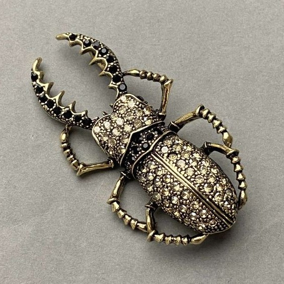 Anstecknadel März Käfer mit Strass-Steinen goldfarbenes Metall 28x57mm